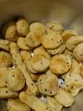 Bizcochitos con semillas de lino, oliva y queso