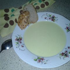 A picture of Vichyssoise (cream of leek and potatoes soup).