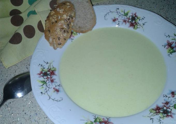 Vichyssoise (cream of leek and potatoes soup)