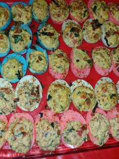 A picture of BLT Deviled Eggs.