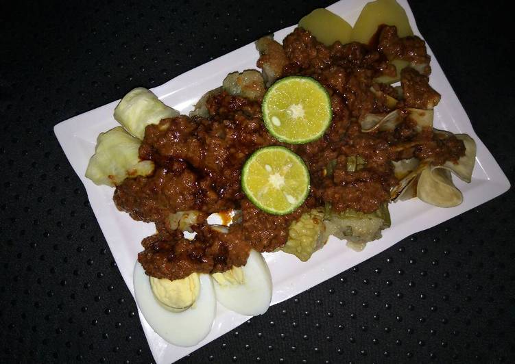 Baso Tahu Komplit Baso Tahu Komplit