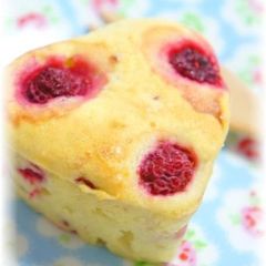 A picture of Raspberry Cheese Muffin (for White Day).