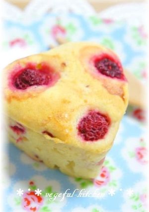 A picture of Raspberry Cheese Muffin (for White Day).