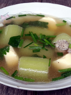A picture of Stuffed Cucumber Soup.