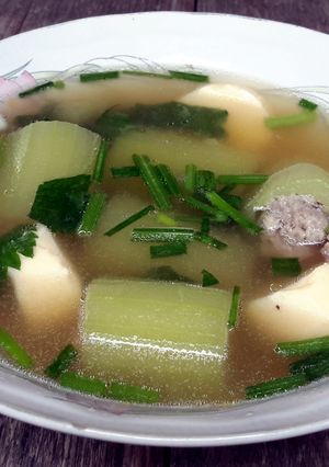 A picture of Stuffed Cucumber Soup.