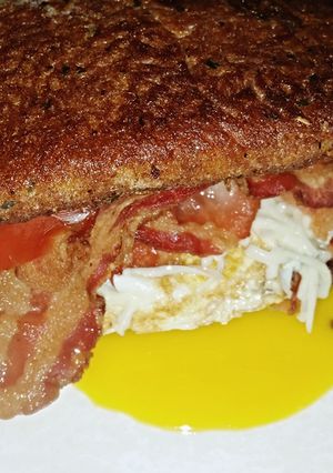 A picture of SugaMamas French Toast Sandwich.