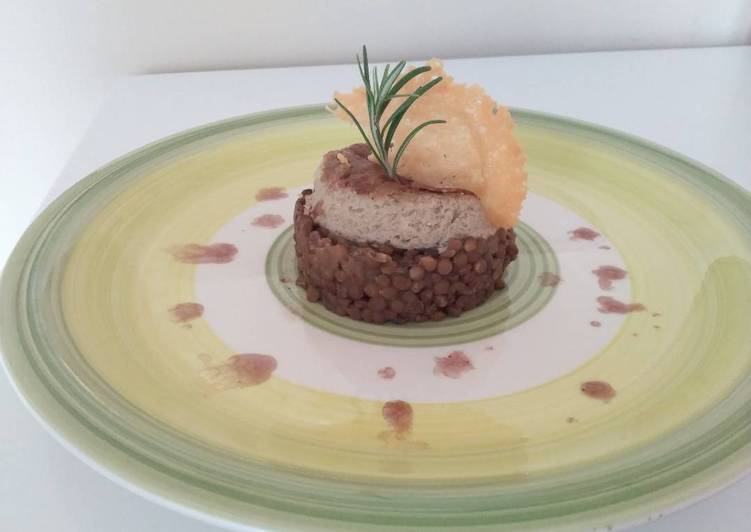 Lenticchie croccanti flan di porcini e cialda di parmigiano