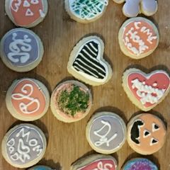 A picture of Royal icing*hardening icing.