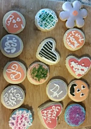 A picture of Royal icing*hardening icing.