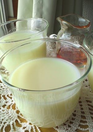 A picture of Creamy and Jiggly Milk Pudding with Gelatin.