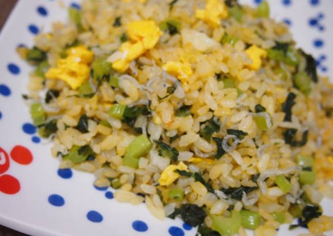 Recipe of Award-winning Japanese-Style Fried Rice with Chirimen Jako
and Nozawana