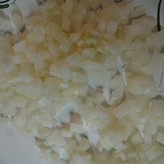 A picture of One way to chop an onion.
