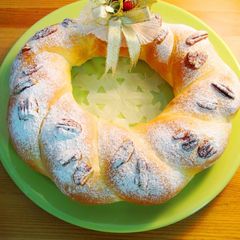 A picture of Fluffy Powdered Snow Christmas Bread Wreath.