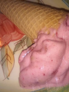 A picture of Strawberry Banana Ice Cream.