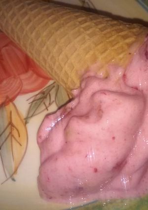 A picture of Strawberry Banana Ice Cream.