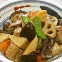 A picture of Chikuzen-ni (Stewed Chicken with Root Vegetables).