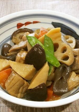 A picture of Chikuzen-ni (Stewed Chicken with Root Vegetables).