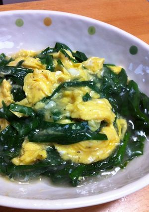 A picture of Fluffy and Creamy Chives and Egg in a Thick Savory Sauce.