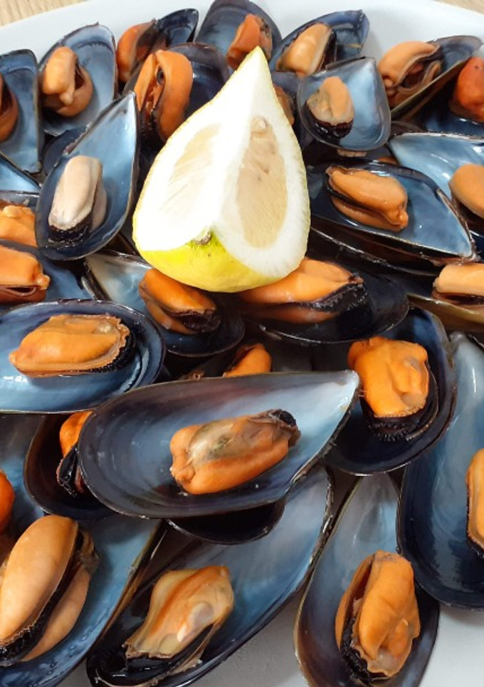 Una foto de Mejillones al natural