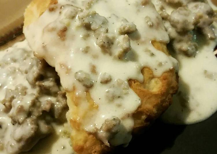 Step-by-Step Guide to Prepare Perfect Mom&#39;s Southern Sausage Gravy for 4everatwin&#39;s 7-Up Biscuits