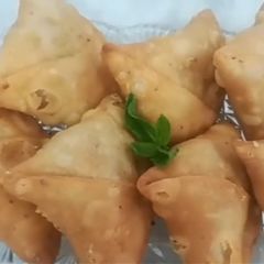A picture of Aaloo Samosa.