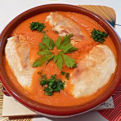 A picture of Delicious Chicken in Veggie Sauce.