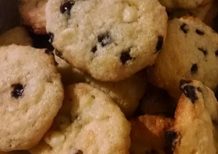 Simple Way to Make Any-night-of-the-week Blueberry Cheesecake Cookies