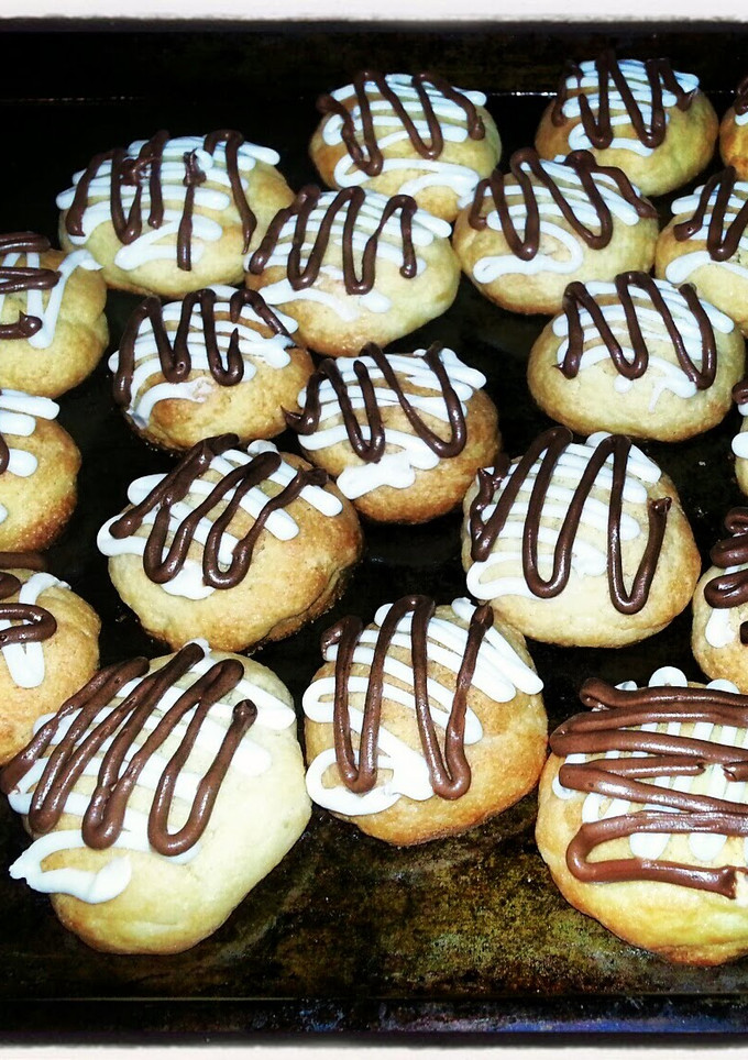A picture of Bacon-Maple Sugar Cookies.