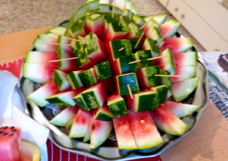 Kak Krasivo Narezat Arbuz Z Prostyh Sposoba Pokrokovij Recept Z Foto Avtor Recepta Yuliya Dobrovolskaya Cookpad