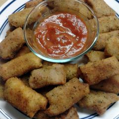 A picture of Wonton Pizza Rolls.
