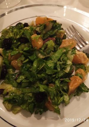 Una foto de Ensalada de mandarina y nuez