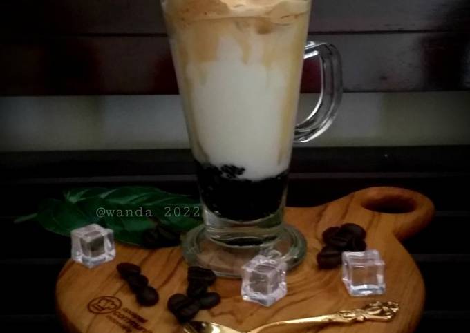 Resep Dalgona Kopi Cincau Aka Dalgona Coffee Grass Jelly Oleh Josephine Octora Wanda Cookpad 9295