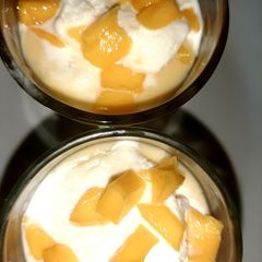 A picture of Mango banana smoothie.