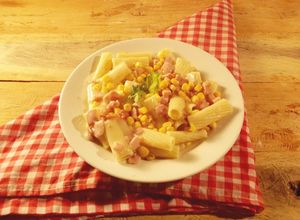 Una foto de Pasta a la carbonara en 3 pasos| fácil y económica