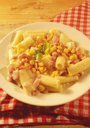 Una foto de Pasta a la carbonara en 3 pasos| fácil y económica