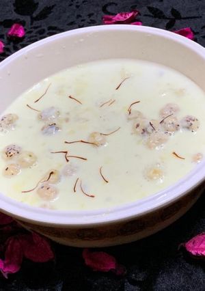 मखाना की खीर (makhana ki kheer recipe in Hindi) रेसिपी मुख्य फोटो