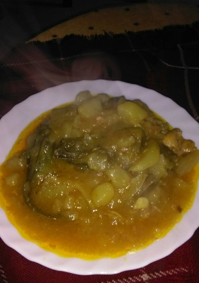 Una foto de Patatas estofadas con pollo