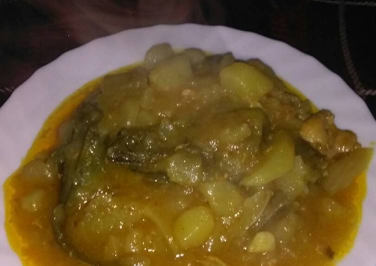 Patatas estofadas con pollo