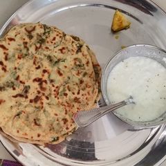 A picture of Aaloo paratha.