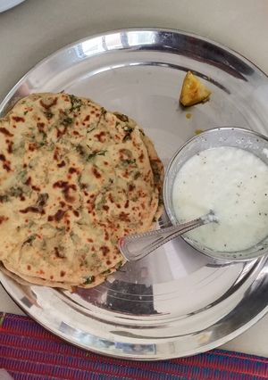 A picture of Aaloo paratha.