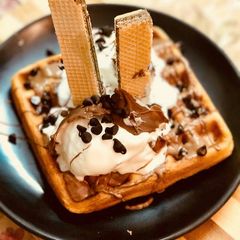A picture of Eggless waffle.