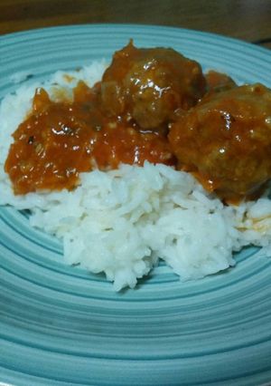 Una foto de Albóndigas con arroz