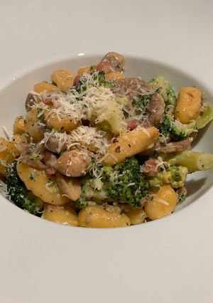 A picture of Pancetta, Mushroom & Broccoli Gnocchi.
