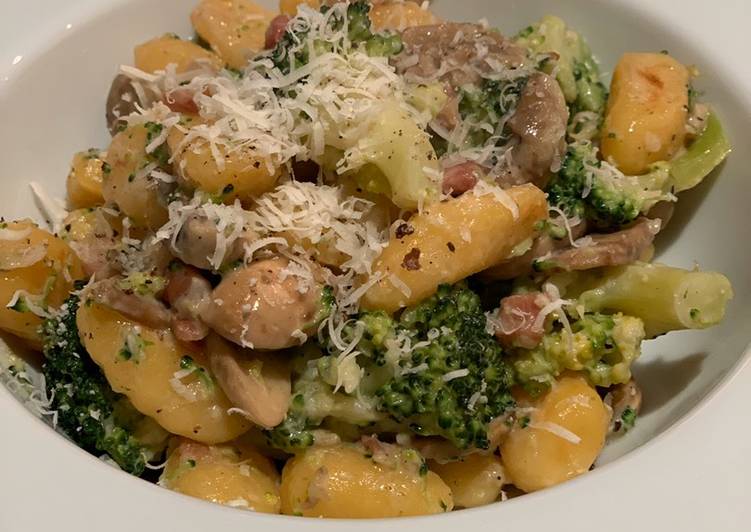 Recipe of Super Quick Homemade Pancetta, Mushroom &amp; Broccoli Gnocchi