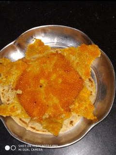 बूंदी लड्डू पराठा (boondi ladoo paratha recipe in Hindi) रेसिपी मुख्य फोटो