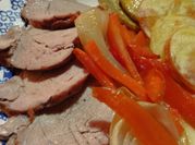 Una foto de solomillo de cerdo al horno
