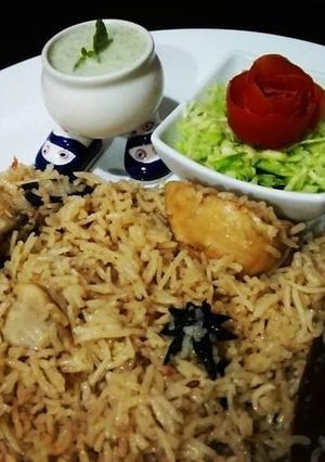 A picture of Chicken Pulao (left over) 🍲🍗😋.