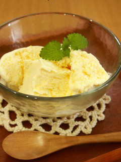 A picture of Simple Yogurt Ice Cream.