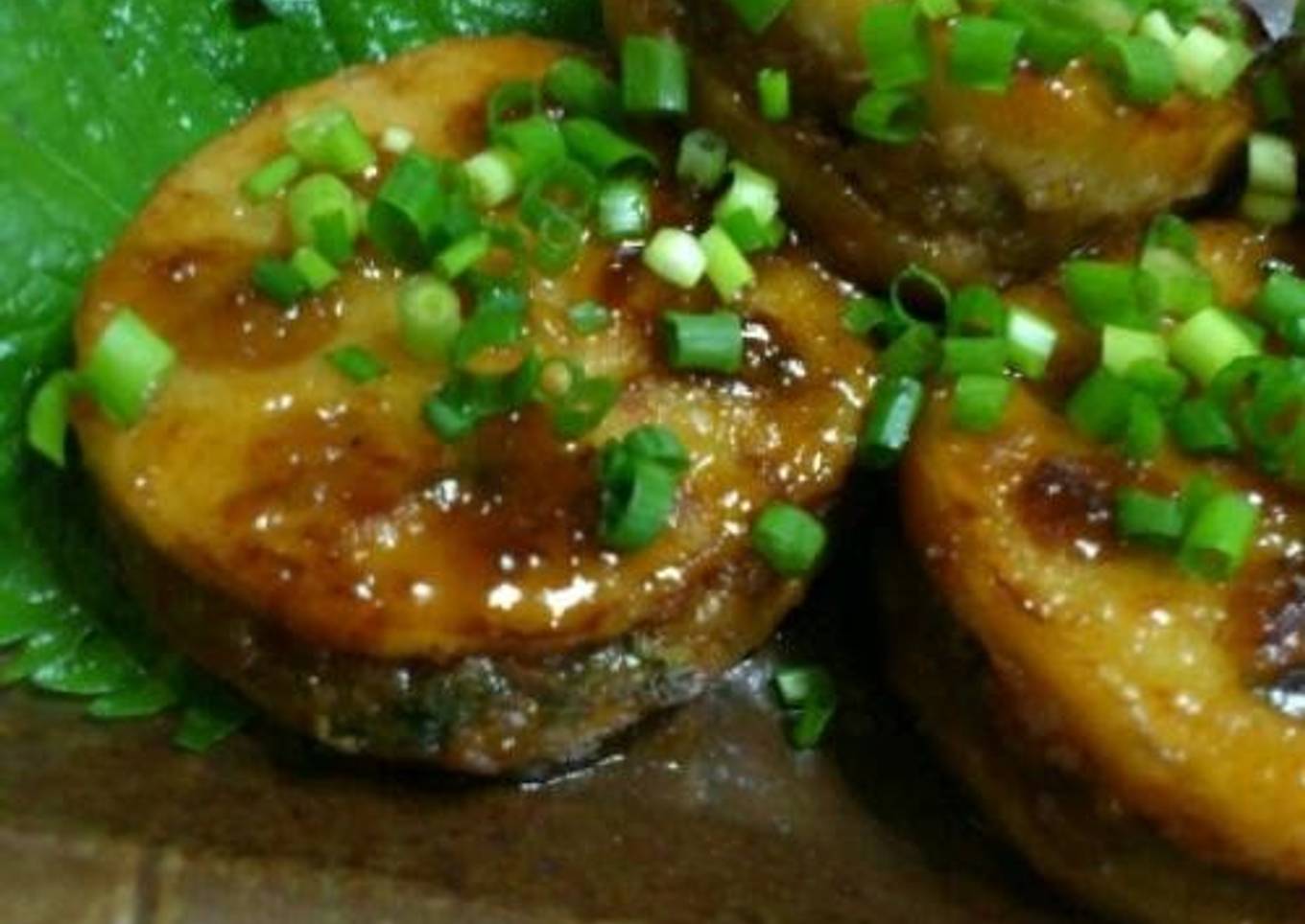 Lotus Root and Minced Meat Teriyaki with Aromatic Shiso