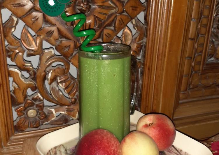 Green Cocktail Smoothie